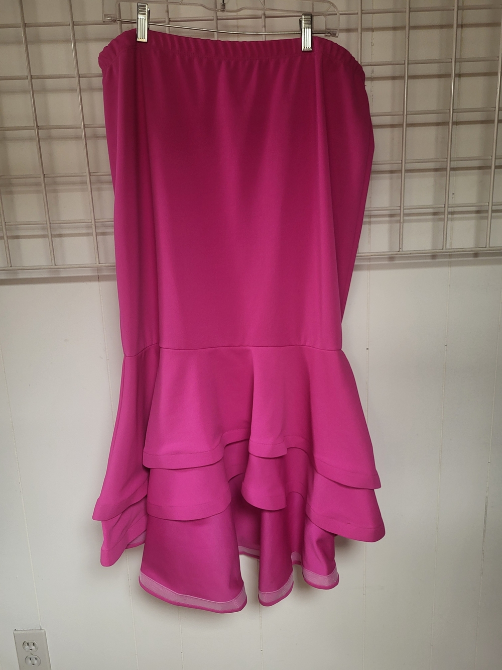 Touch Me Pink Ruffle Hem Women's Skirt, 2x